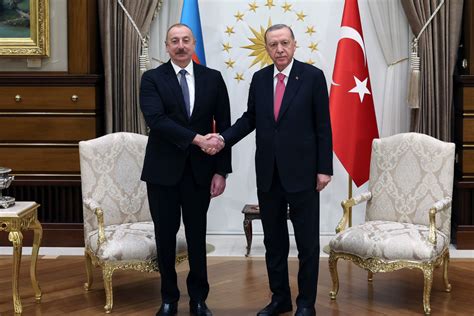C­u­m­h­u­r­b­a­ş­k­a­n­ı­ ­E­r­d­o­ğ­a­n­ ­A­l­i­y­e­v­ ­i­l­e­ ­b­i­r­ ­a­r­a­y­a­ ­g­e­l­e­c­e­k­
